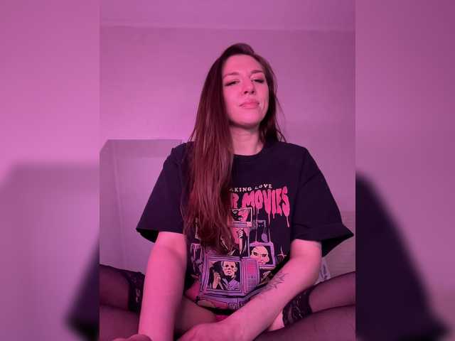 FoxyAlisa's BongaCams show and profile