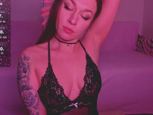 FoxyAlisa's BongaCams show and profile