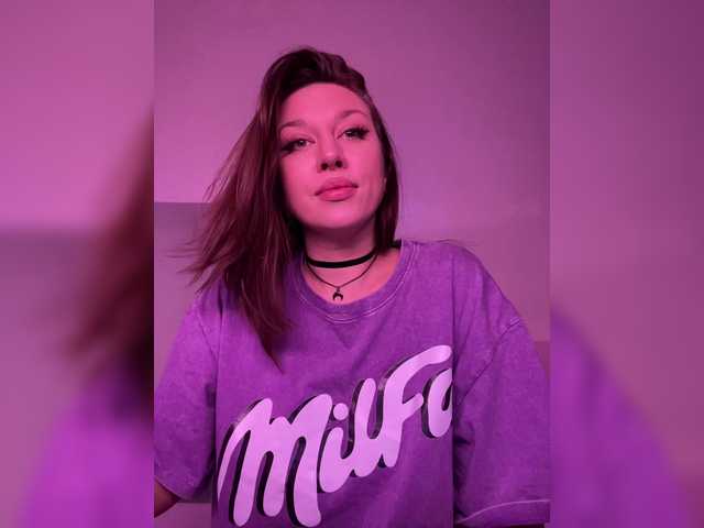 FoxyAlisa's BongaCams show and profile