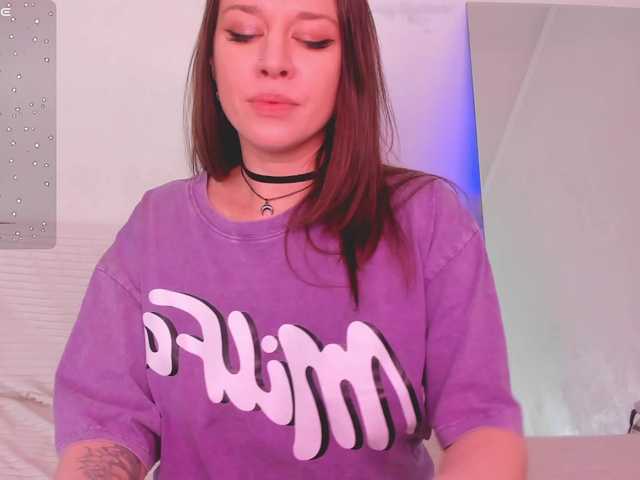 FoxyAlisa's BongaCams show and profile