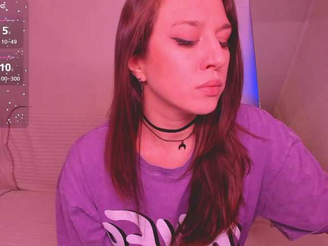 FoxyAlisa's BongaCams show and profile