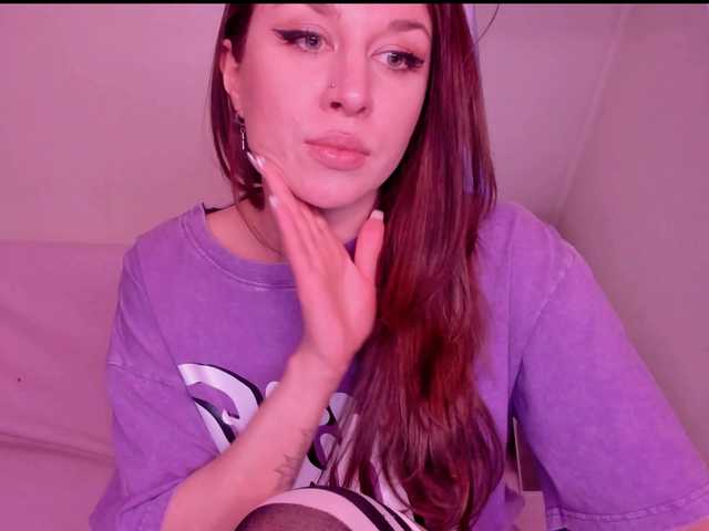 FoxyAlisa's BongaCams show and profile