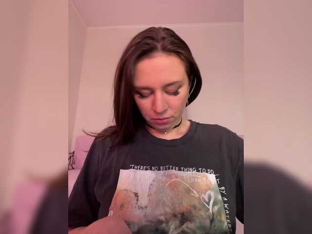 FoxyAlisa's BongaCams show and profile