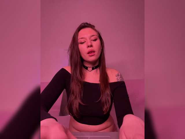 FoxyAlisa's BongaCams show and profile