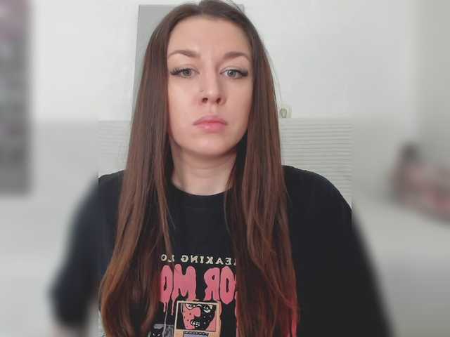 FoxyAlisa's BongaCams show and profile