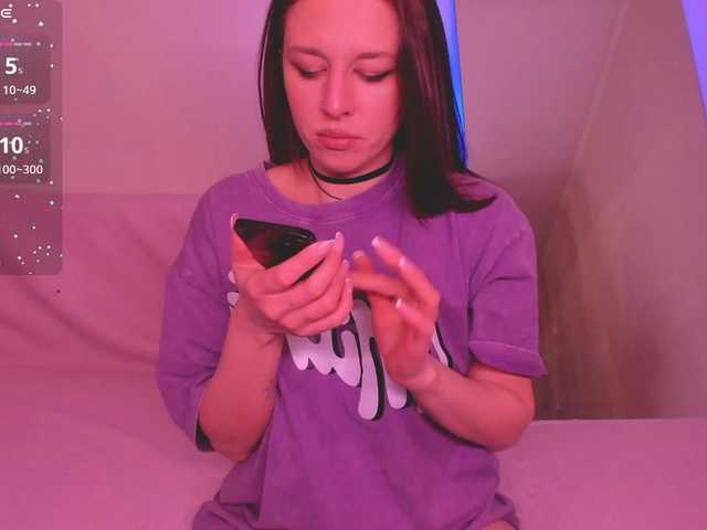 FoxyAlisa's BongaCams show and profile