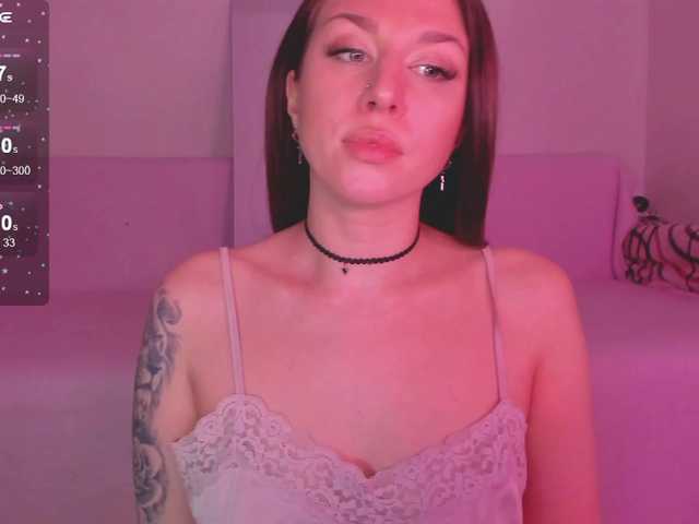 FoxyAlisa's BongaCams show and profile