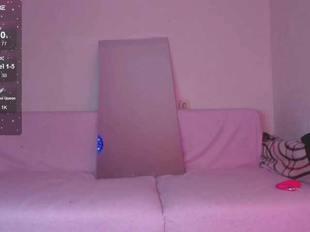 FoxyAlisa's BongaCams show and profile