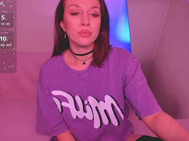 FoxyAlisa's BongaCams show and profile