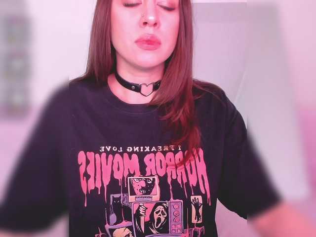 FoxyAlisa's BongaCams show and profile