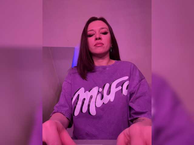 FoxyAlisa's BongaCams show and profile