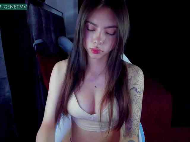 Roxanne-tay webcam