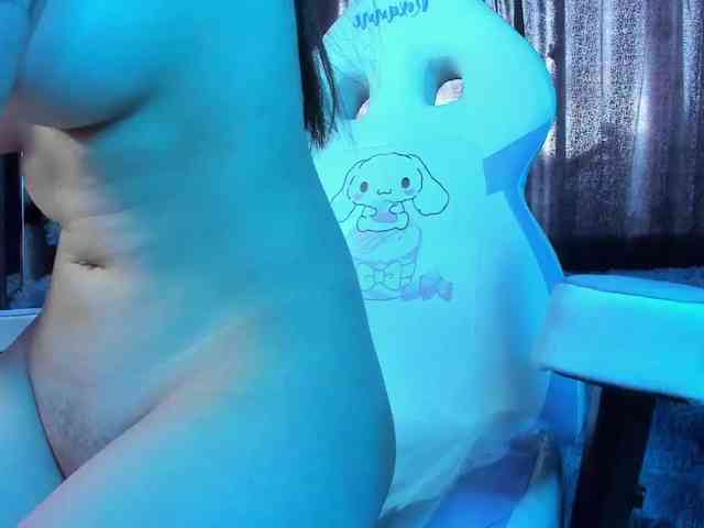 Roxanne-tay webcam
