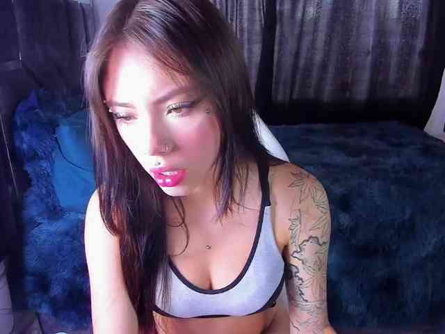 Roxanne-tay webcam