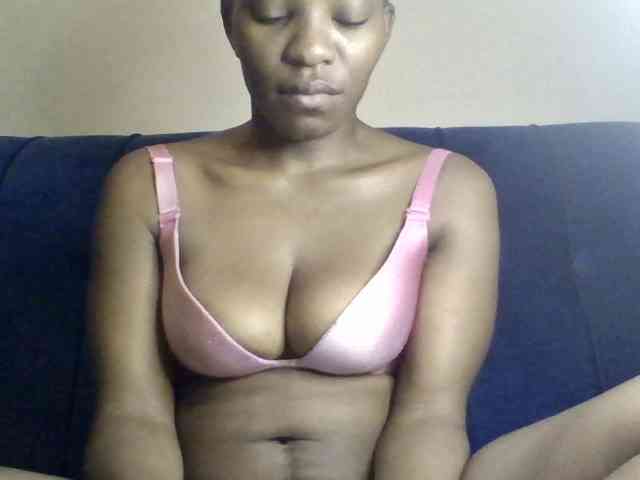 Minlavine Live Webcam on BongaCams
