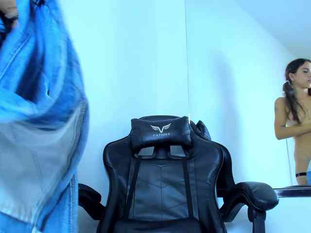 petiteamor webcam
