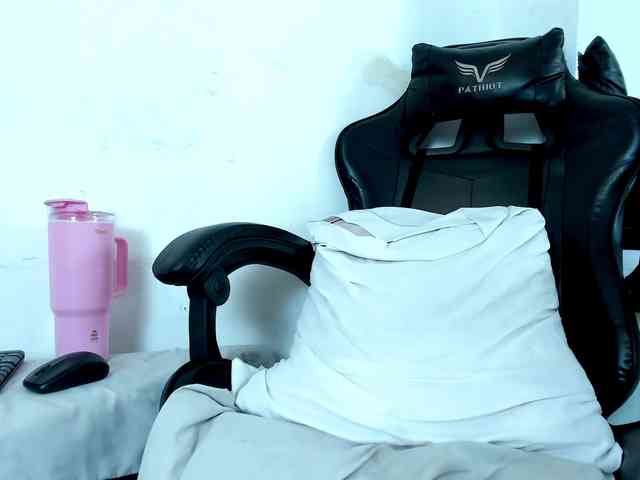 petiteamor webcam