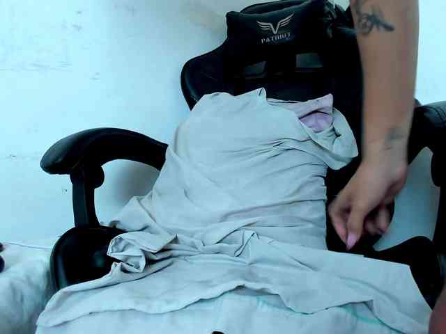 petiteamor webcam