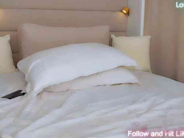 XHotQueen webcam