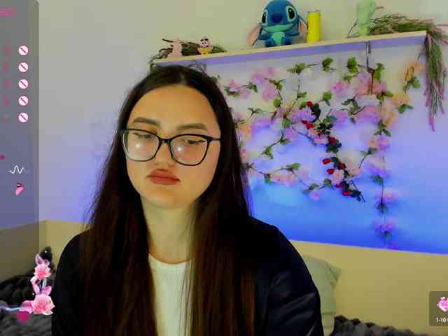 MiraSevan999 webcam