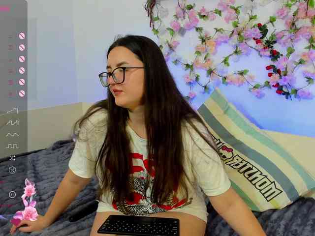 MiraSevan999 webcam