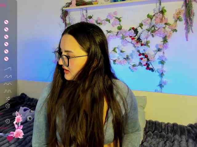 MiraSevan999 webcam