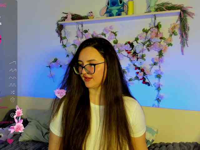 MiraSevan999 webcam