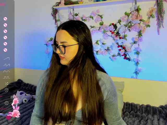 MiraSevan999 webcam