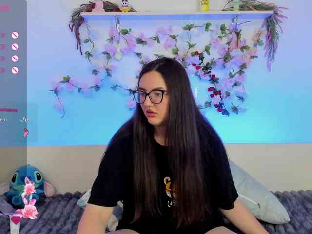 MiraSevan999 webcam
