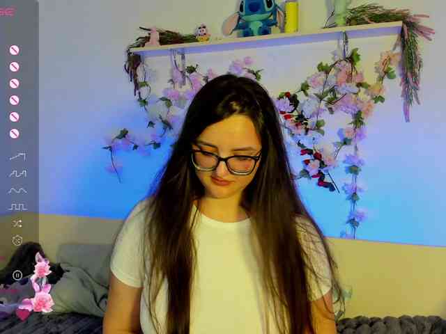 MiraSevan999 webcam