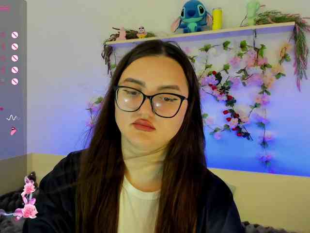 MiraSevan999 webcam