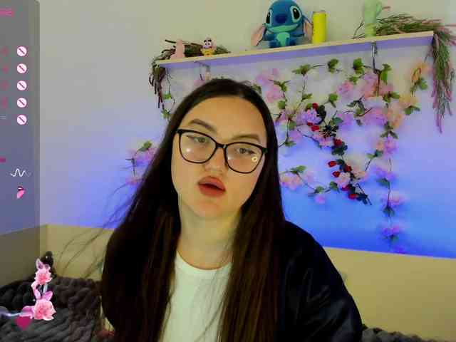 MiraSevan999 webcam