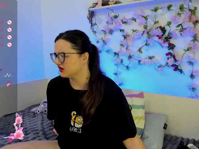 MiraSevan999 webcam