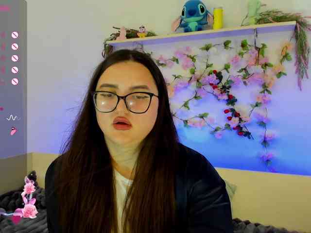 MiraSevan999 webcam