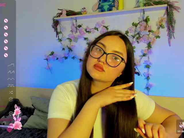 MiraSevan999 webcam