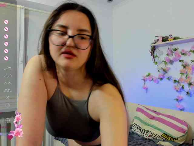 MiraSevan999 webcam