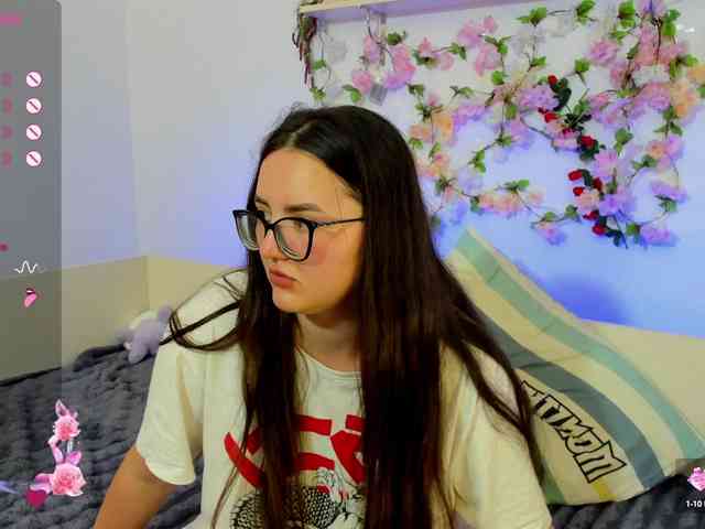 MiraSevan999 webcam