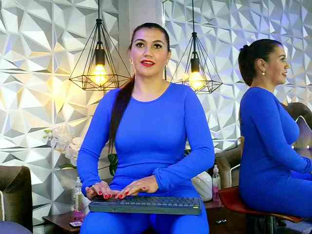 SusanSlim Live Webcam on BongaCams