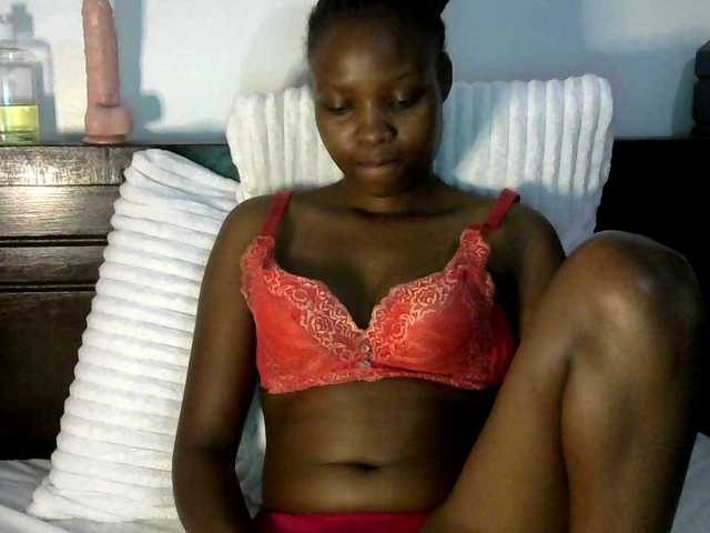 queen-ebony2 webcam bongacams model stream image