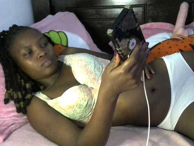 queen-ebony2's BongaCams show and profile