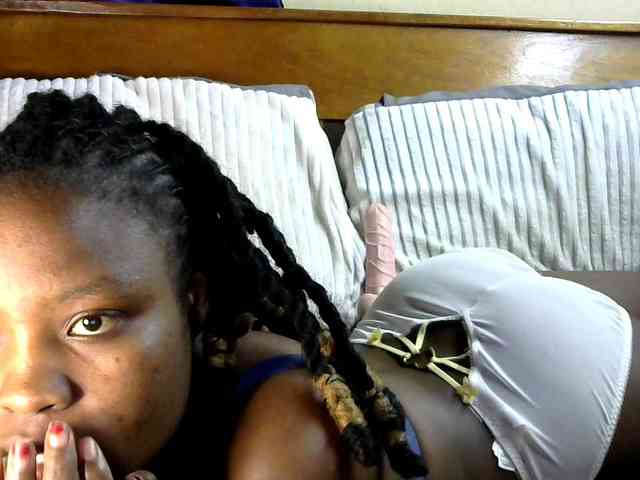 queen-ebony2 webcam