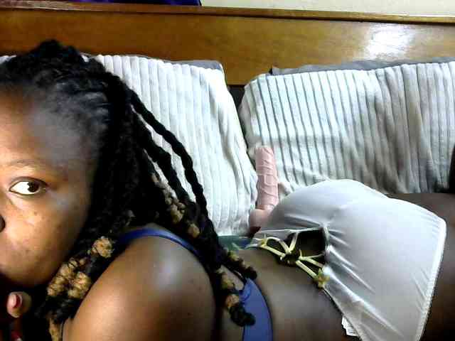 queen-ebony2 webcam