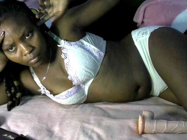 queen-ebony2 webcam