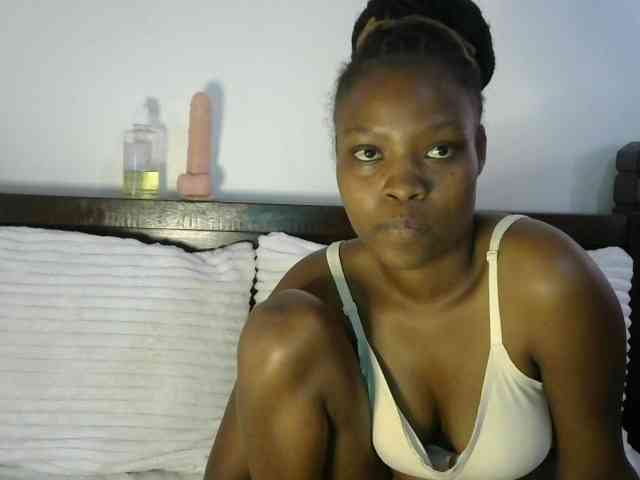 queen-ebony2 webcam