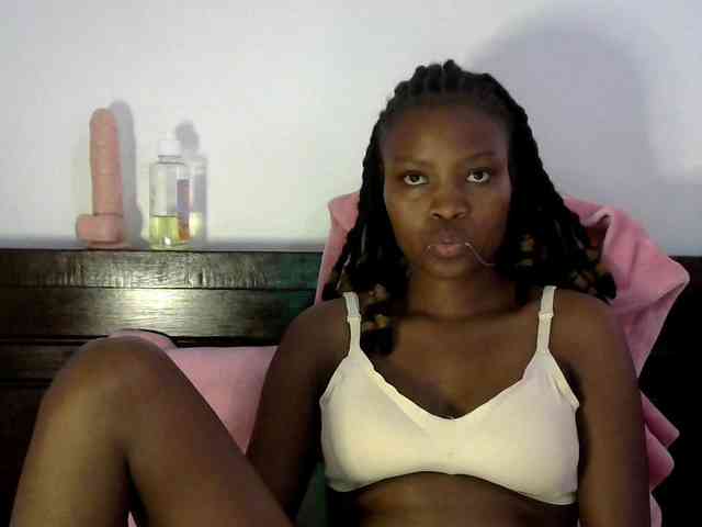 queen-ebony2 webcam
