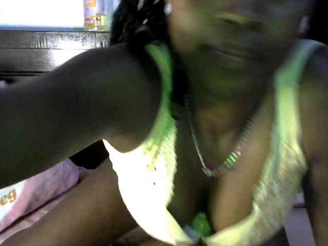 queen-ebony2 webcam