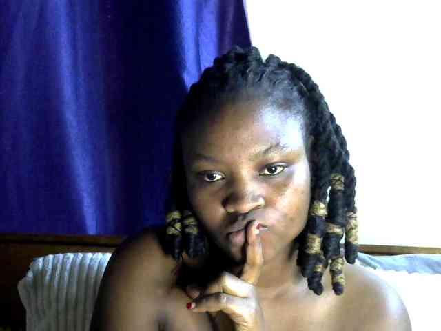 queen-ebony2 webcam