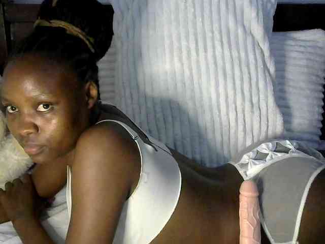 queen-ebony2 webcam