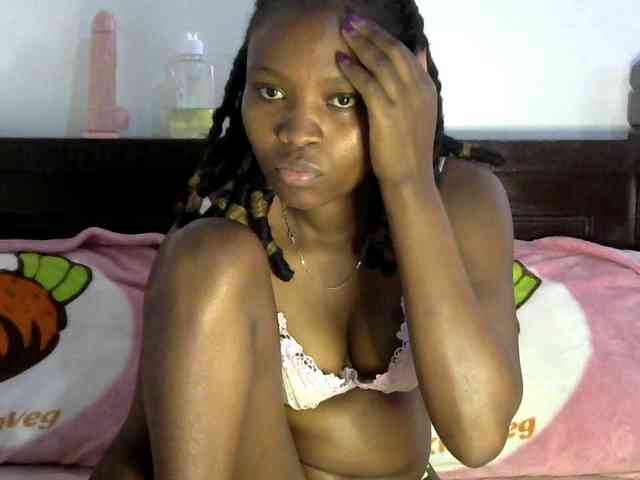 queen-ebony2 webcam