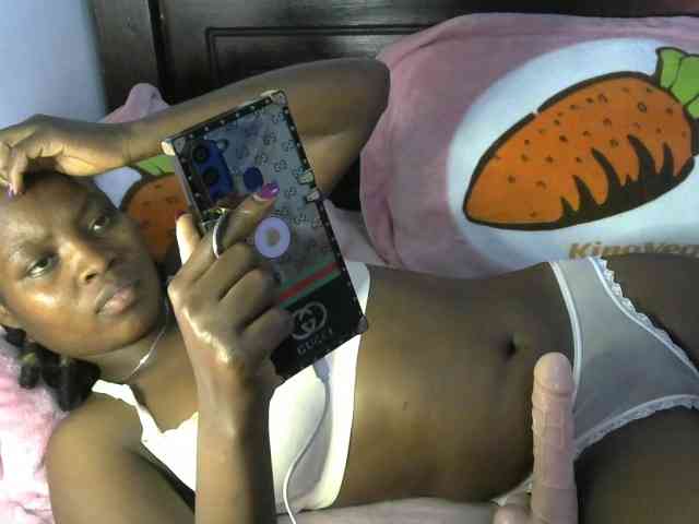 queen-ebony2 Live Webcam on BongaCams